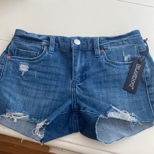 Brand new with tag, Blank Nyc cut off shorts. Size 25